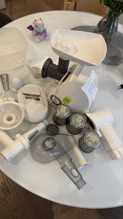 Кухоний комбайн zelmer 1500w з мясоробкою ьа насадками, повний комплек