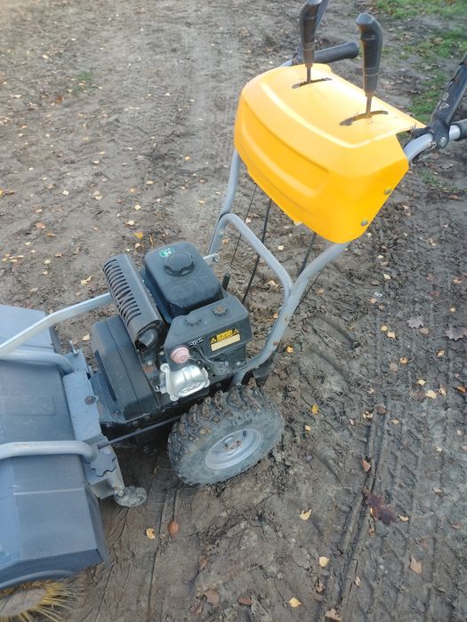 Zamiatarka spalinowa