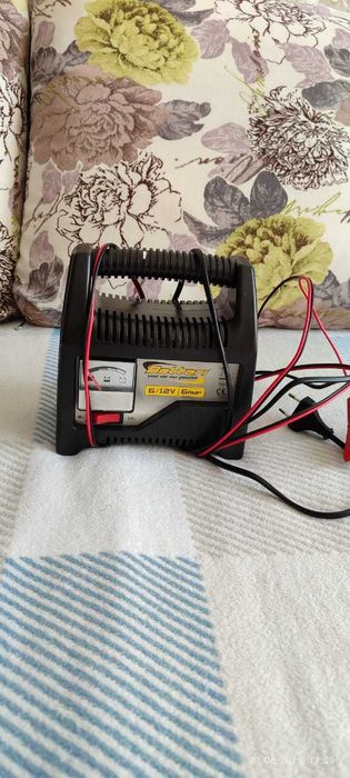 Зарядний пристрій для автомобільного акумулятора 6A 6V/12V