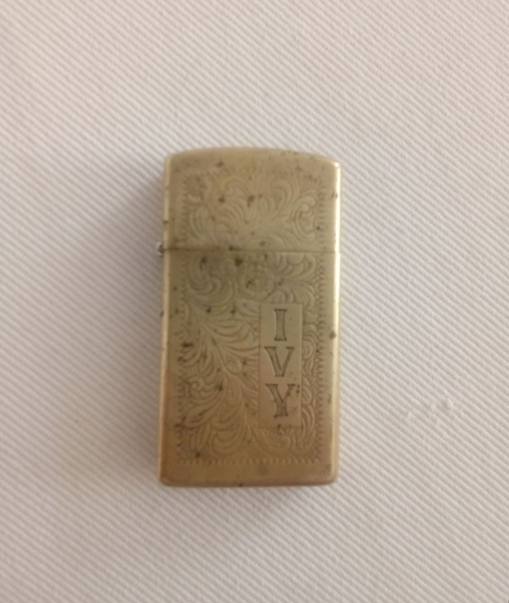 Zapalniczka Zippo z 1993 r., model Venetian Brass slim, IVY Bluszcz