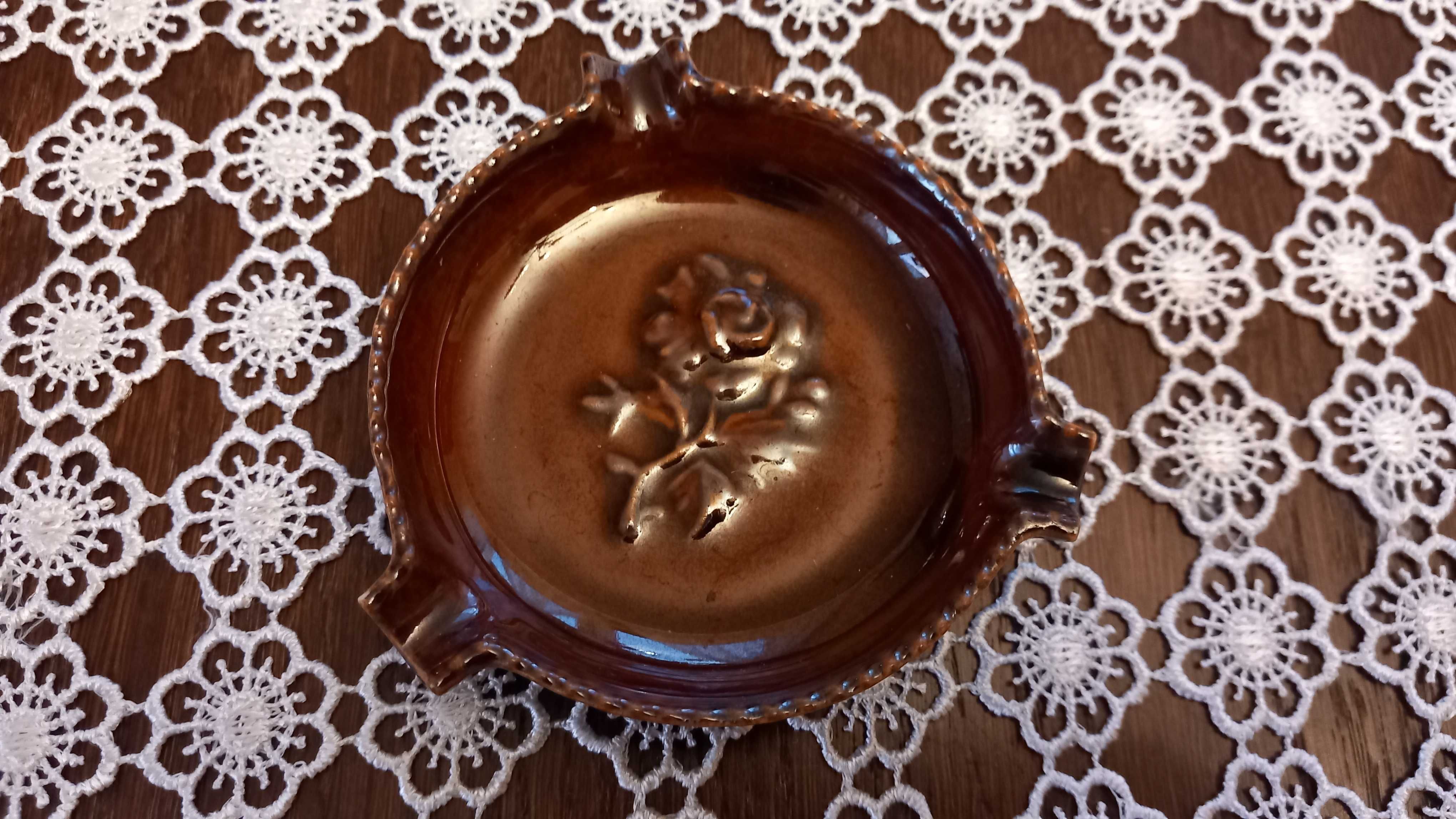 Porcelit popielniczka kwiat Pruszków Mirostowice Łysa Góra