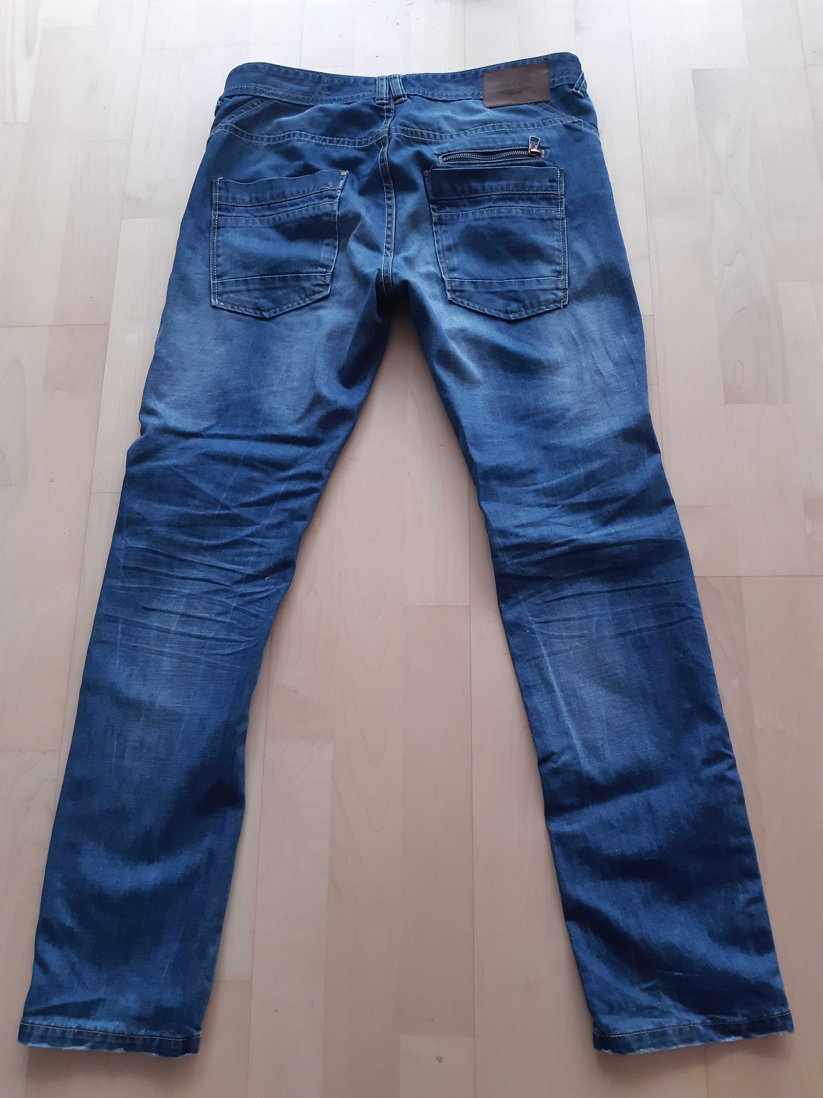 Spodnie jeans 31/32 House C.