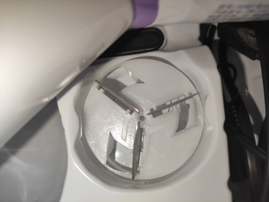 Машинка від катишків нова