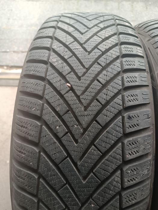 4szt Opony 205/60R16 zimowe Vredestein