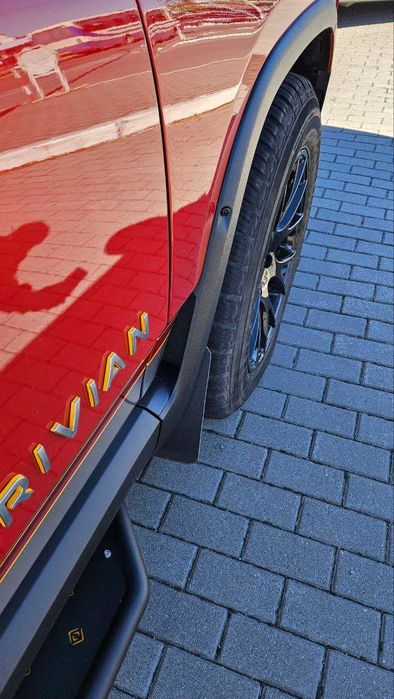 Продам Бризговики до Rivian