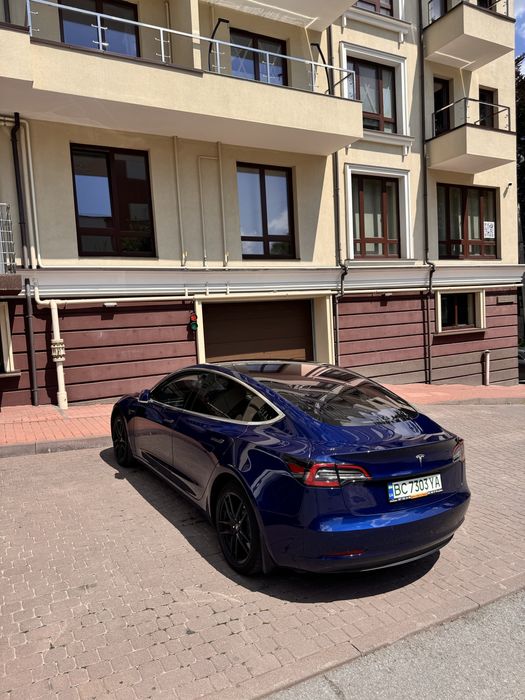 Оренда Tesla Model 3 Longe Range