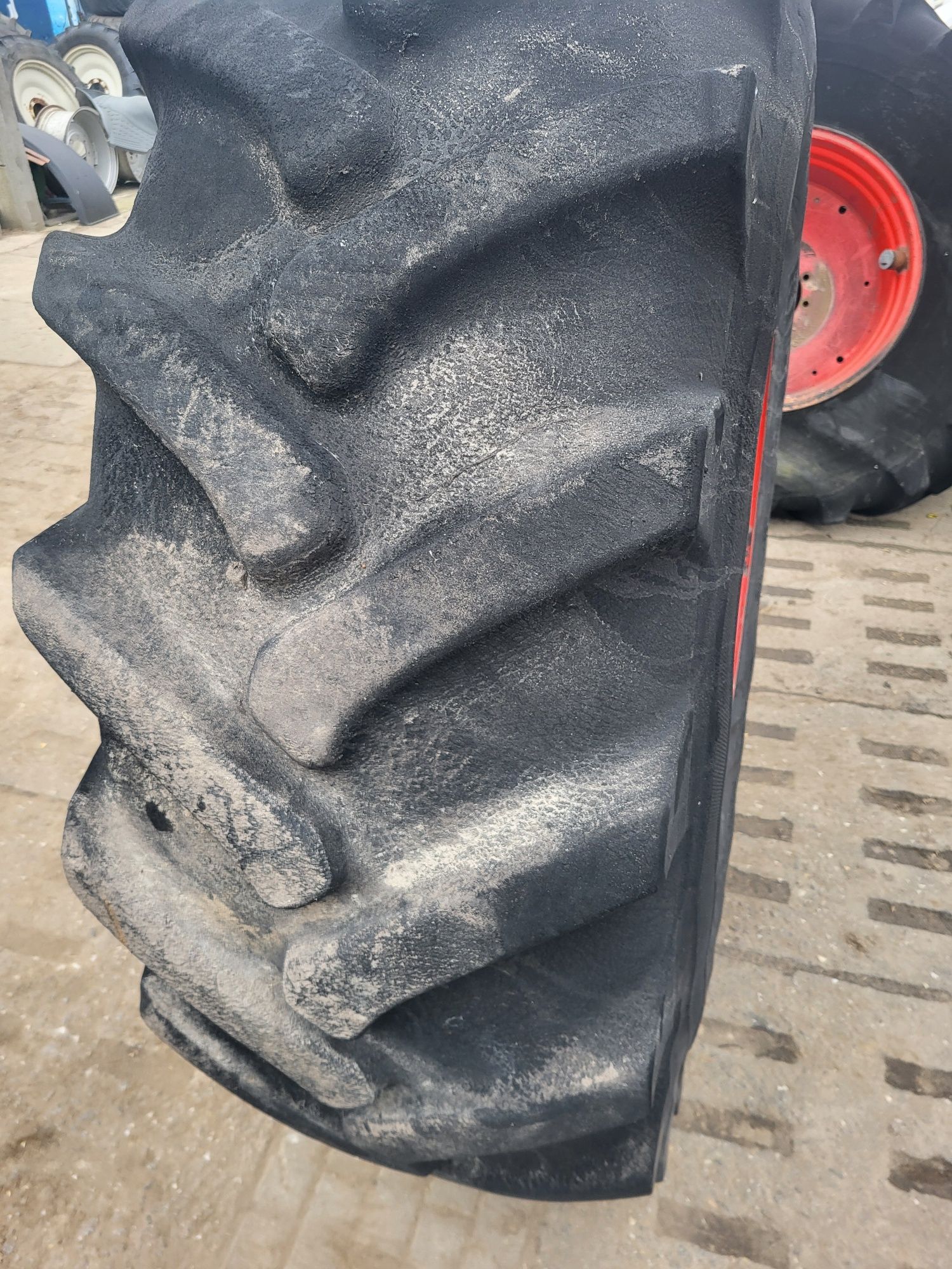 Opony leśne NOKIAN 650/85r38  600/65-34