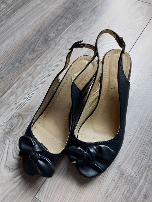 Sandalki na niskim koturnie CCC r 38 24,5cm