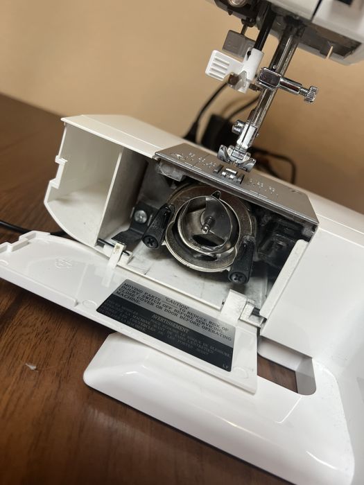 Швейна машина Singer Brilliance 6180