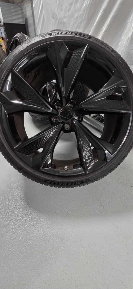Sprzedam komplet oryginalnych felg Audi RS 22 cale