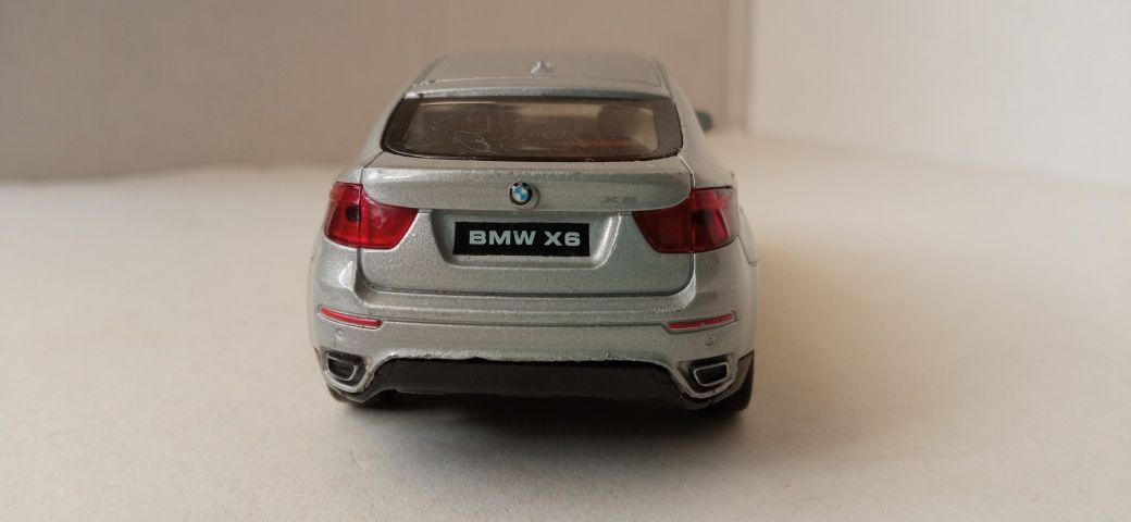 Welly BMW X6 w skali 1/43