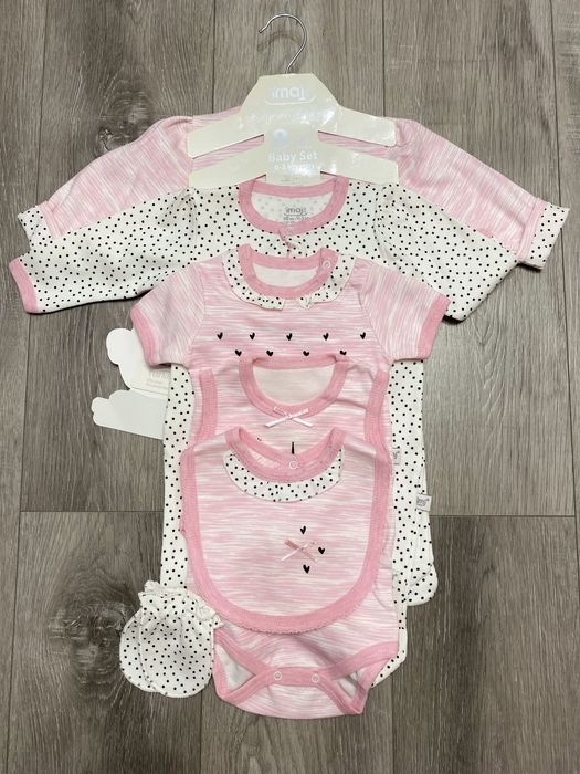Набір одягу для новонародженої дівчинки (з 16 предметів)