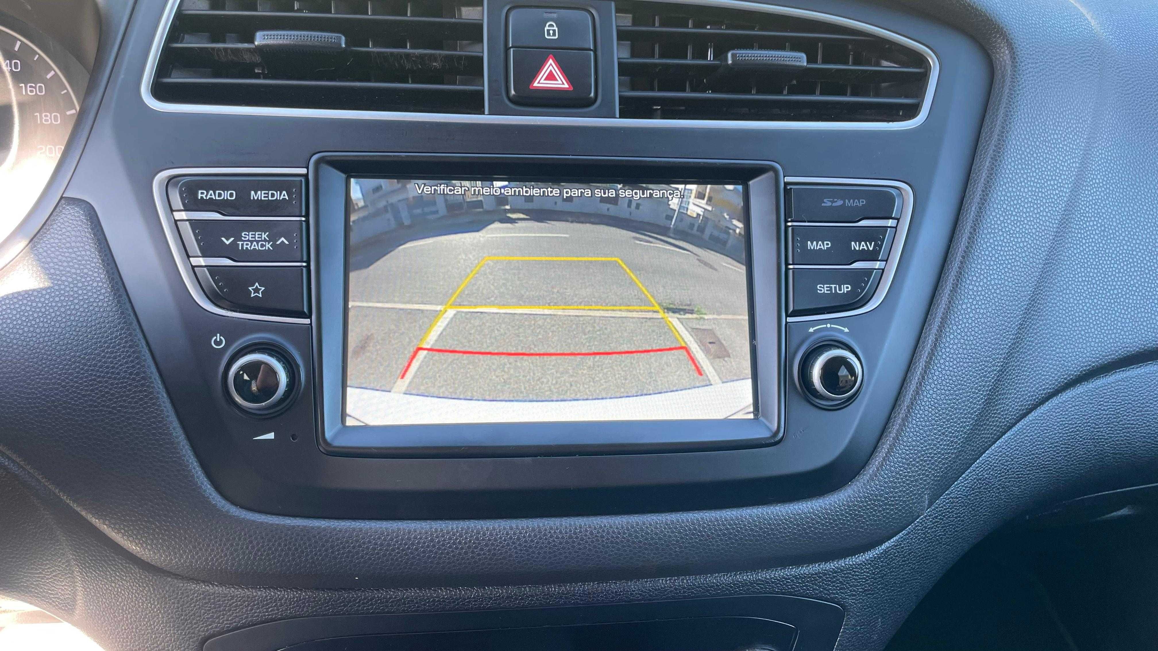 Hyundai i20 1.0 100cv - Caixa Automática -