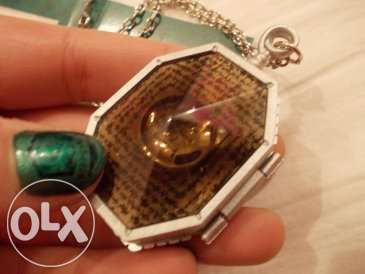 Harry Potter - Horcrux medalhão Colar + livro de autocolantes - NOVO