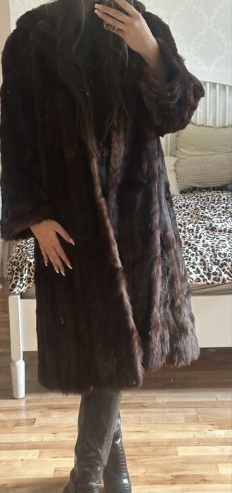 Długie futro naturalne czekoladowe z norki