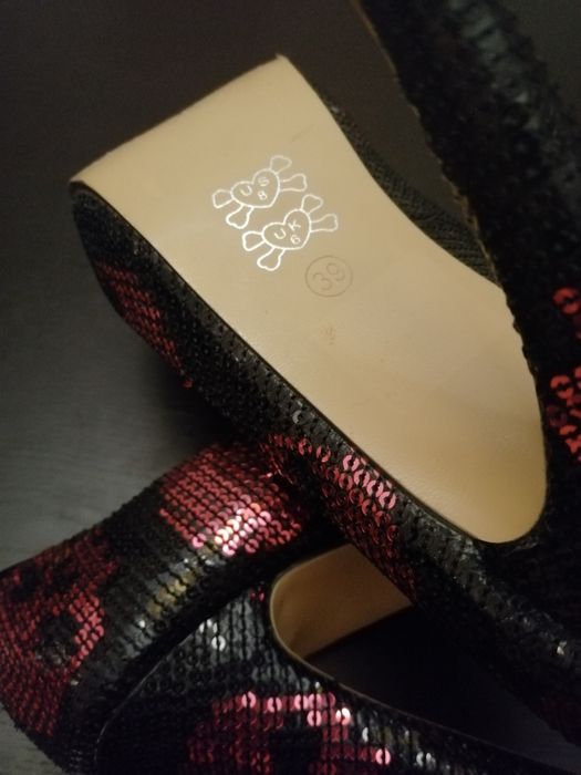 NOVO PREÇO - Sapatos Iron Fist (Tam 39)