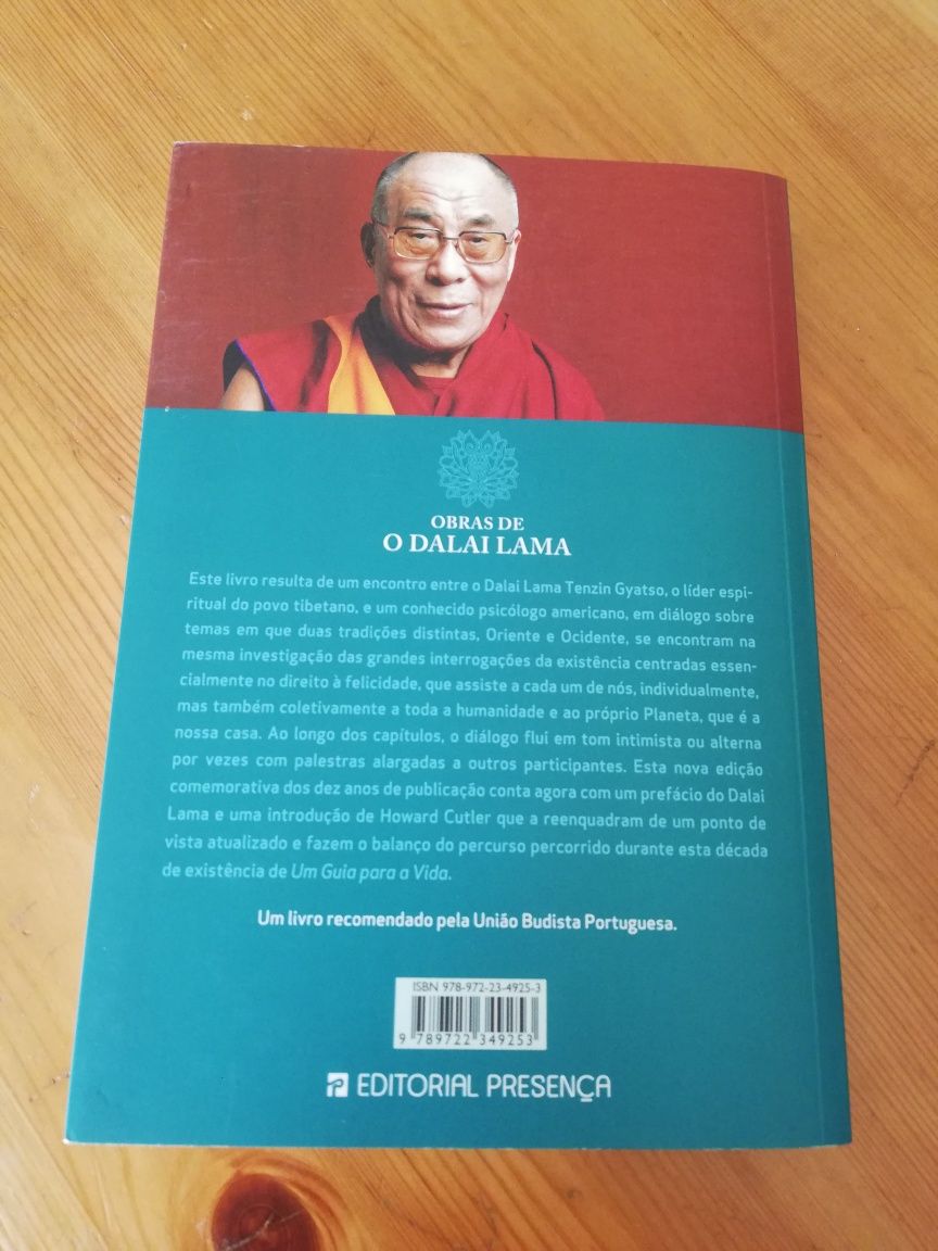 "Dalai Lama, Um Guia para a Felicidade" de Howard C. Cutler