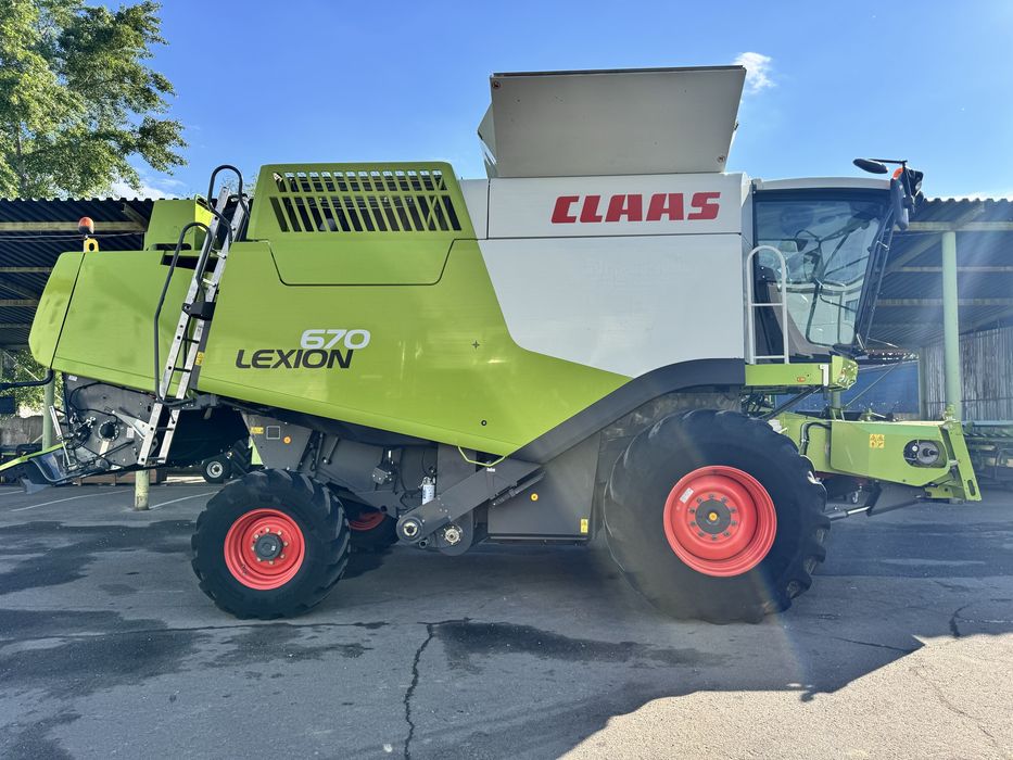Комбайн Claas Lexion 670