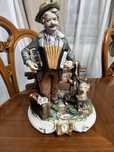 Porcelanowa figurka dziadka