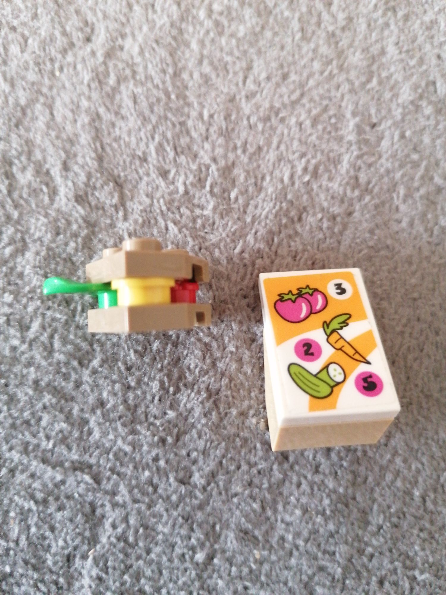 Zestaw śniadaniowy LEGO 4kanapki 1rogal 1kubek 1miska 1blender kieli.