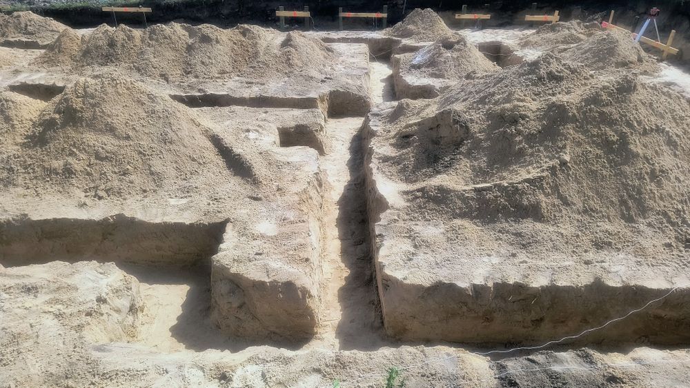 Usługi koparko-ładowarką, prace ziemne, wyburzenia, odśnieżanie.