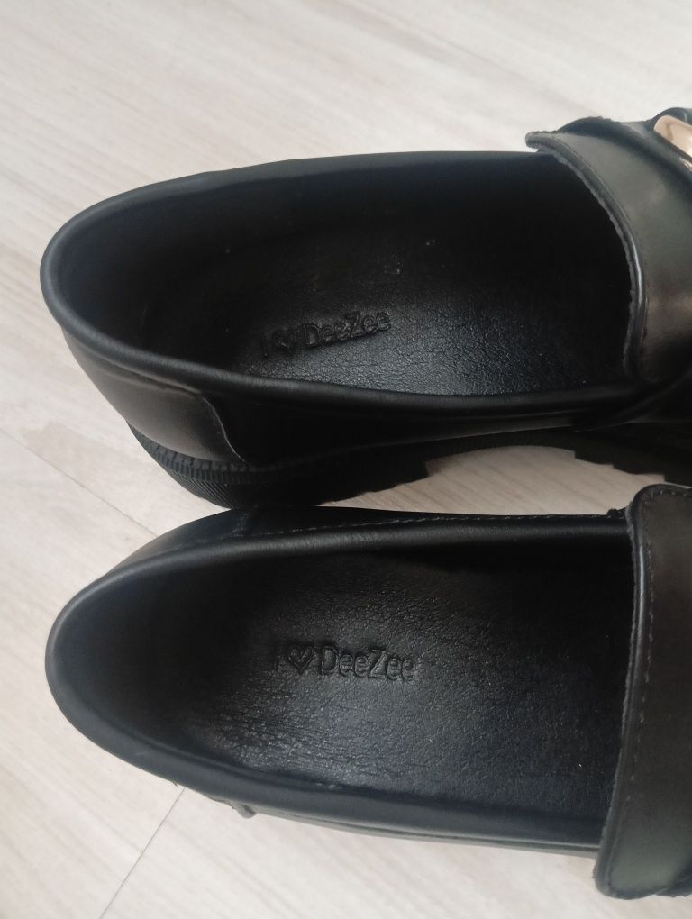 Sprzedam buty deeZee rozmiar 37