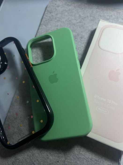 Чохли на айфон 15 про