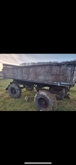 Прицеп 2-осний в робочому стані