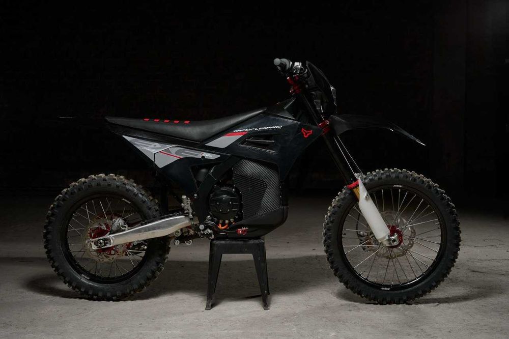 Электромотоцикл • Электрический мотоцикл Arctic Leopard EXE 880 ендуро