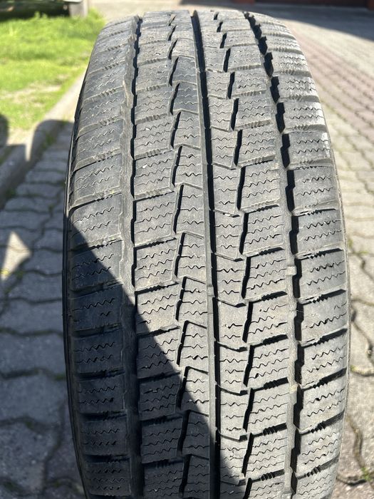 Opony zimowe 215x65 R16C vw t5/t6