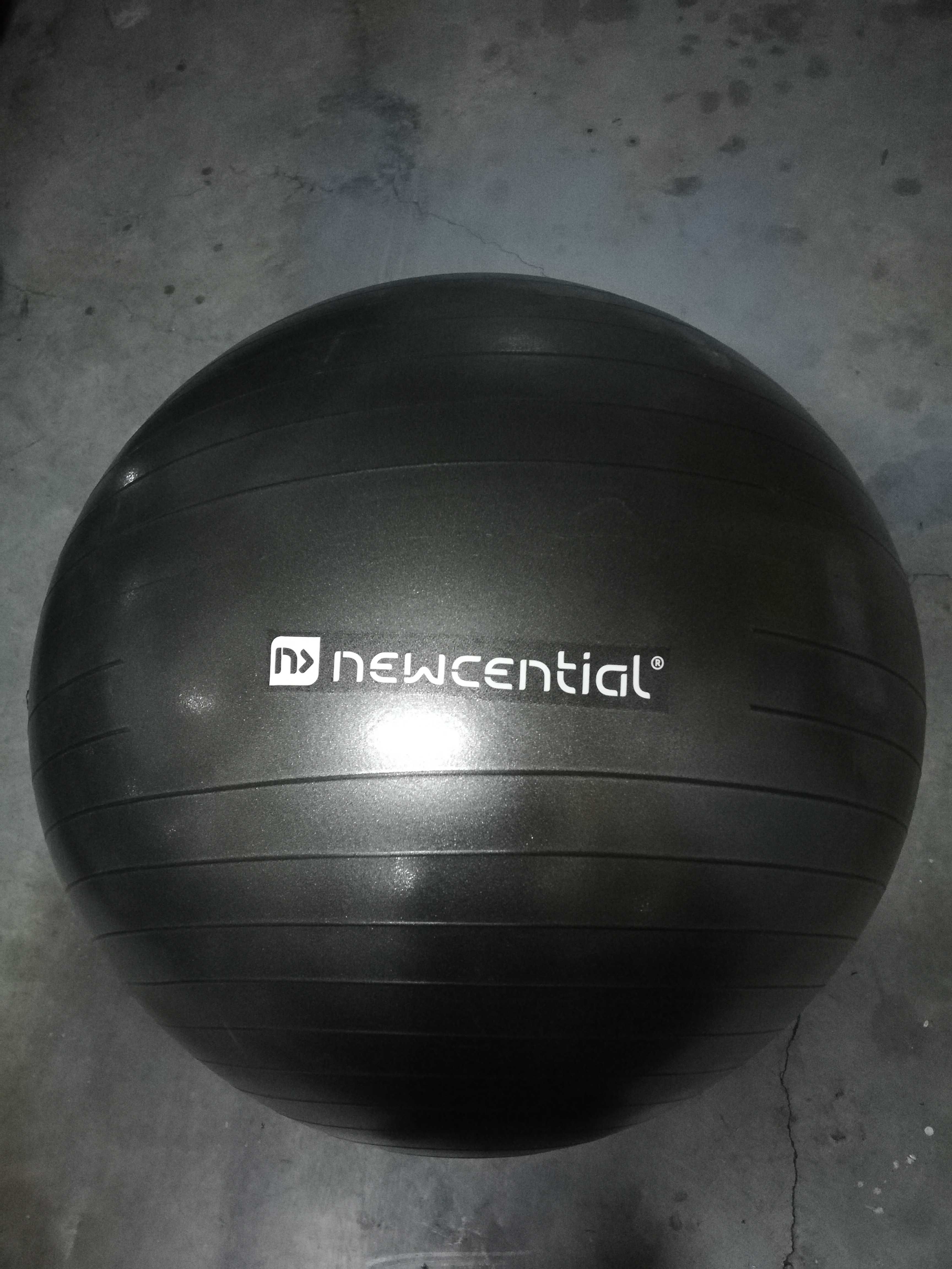 Bola de ginástica nova