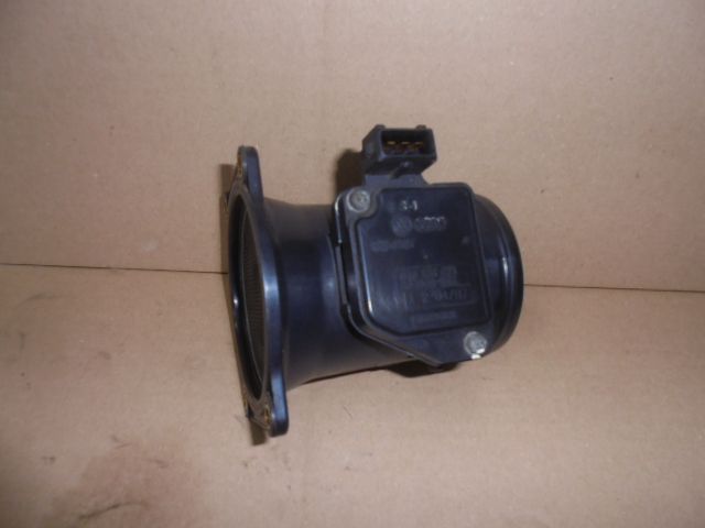 Przepływomierz Audi A4 B5 A3 8L 1.6 / 1.8 -471