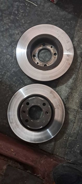 Тормозные передние диски Renault Espace. kangoo. Logan