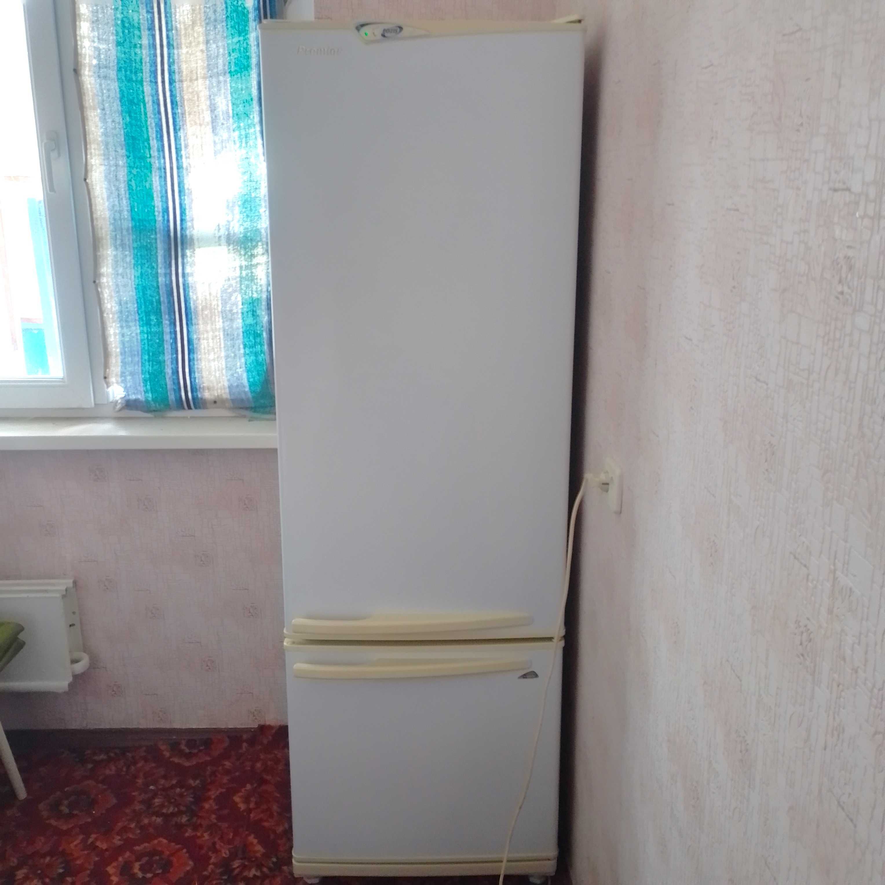 Продам холодильник