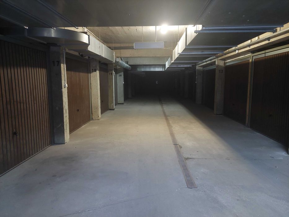 Garaz inwestycyjny z najemca lub bez.4.800zl przychodu rocznie.