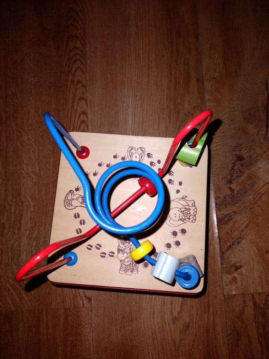 Zabawki dla beżowego dziecka