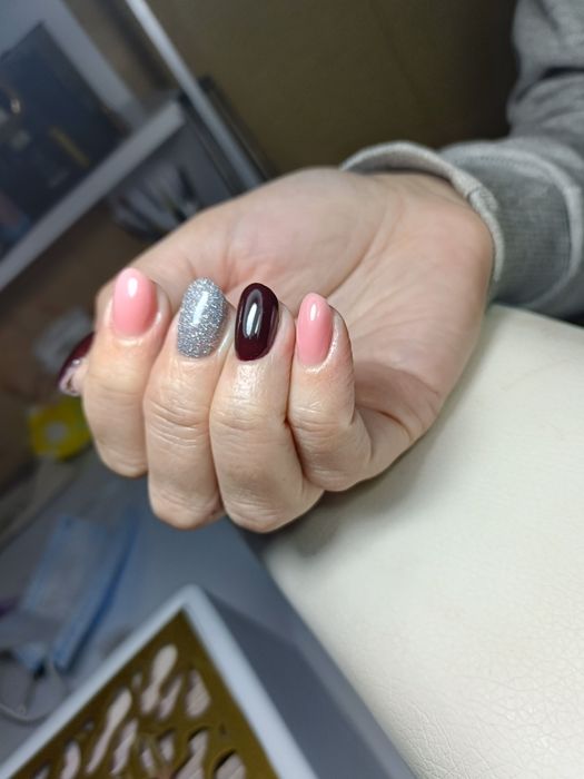 350 грн ЗАРЕЧНЫЙ Маникюр,педикюр,гель-лак,парафинотерапия