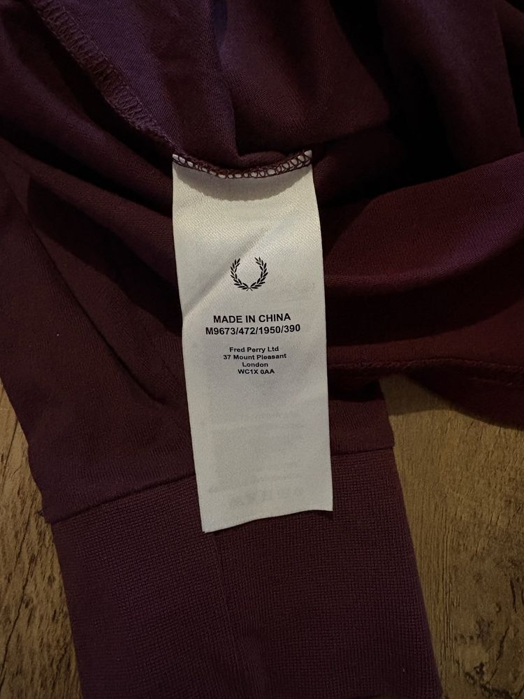 Лонг слів Fred Perry розмір M Хороший стан 9,5/10 як нова!