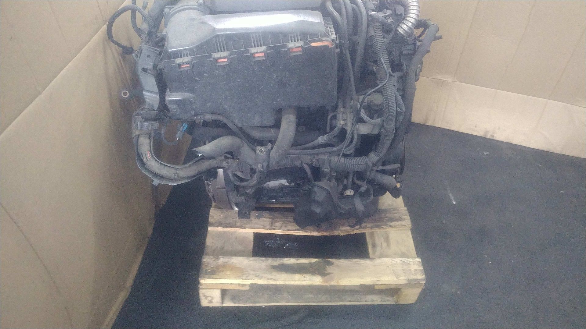 / Citroen C4 Peugeot silnik kompletny 1.6 HDI 9H01