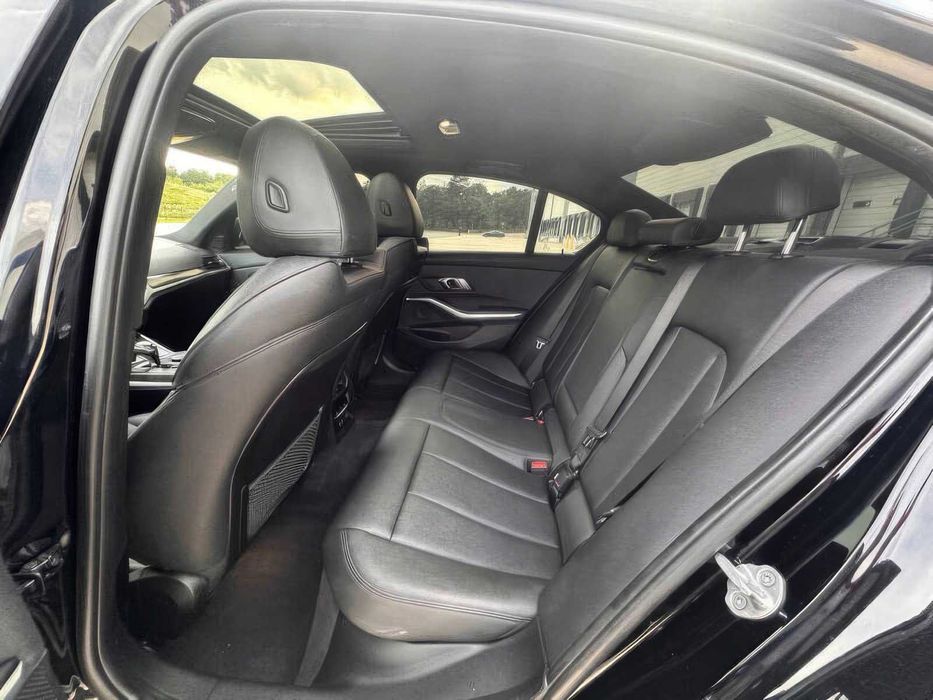 BMW 3 Series 330i      2020