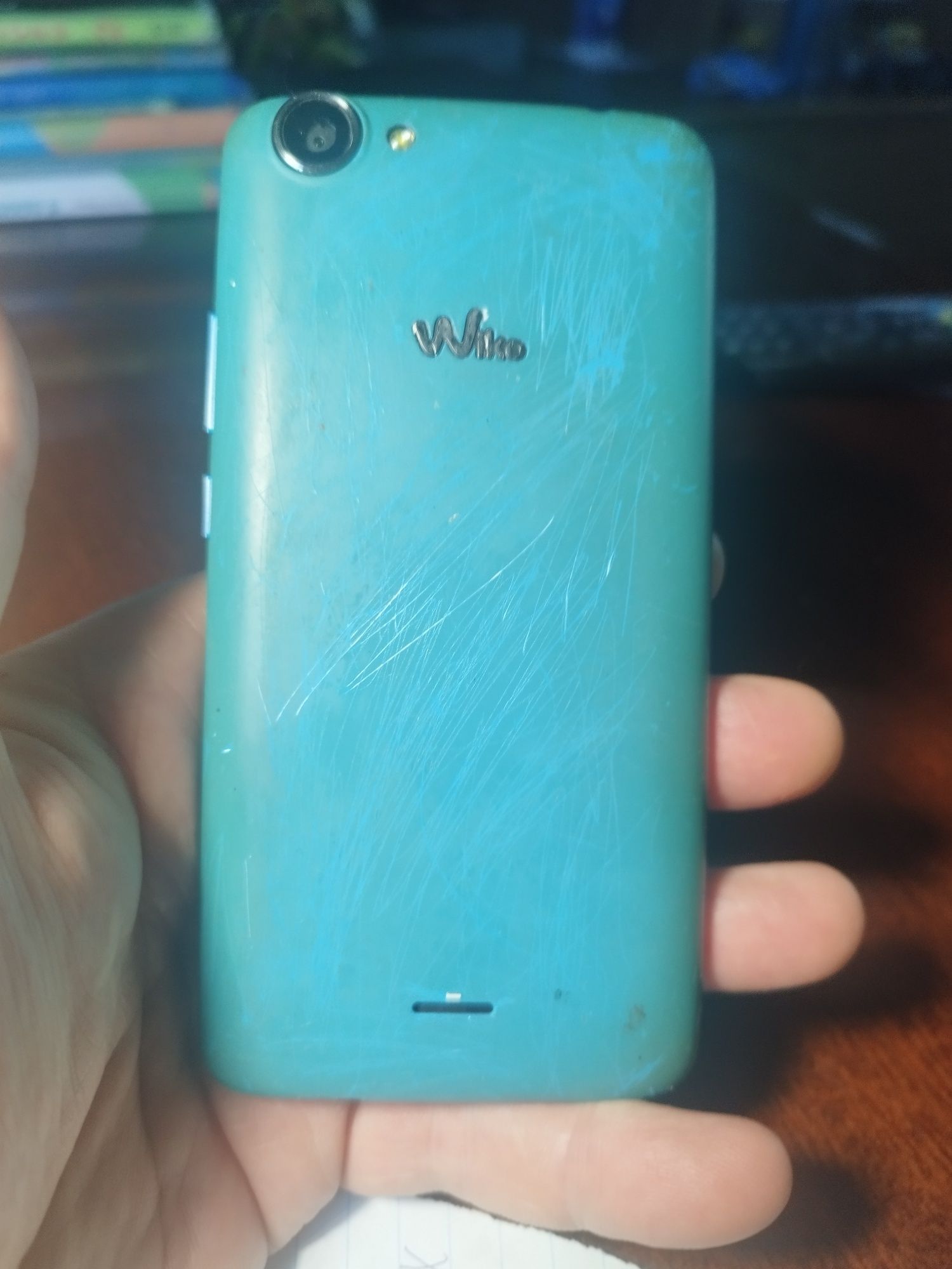 Продам смартфон Wiko на запчасти