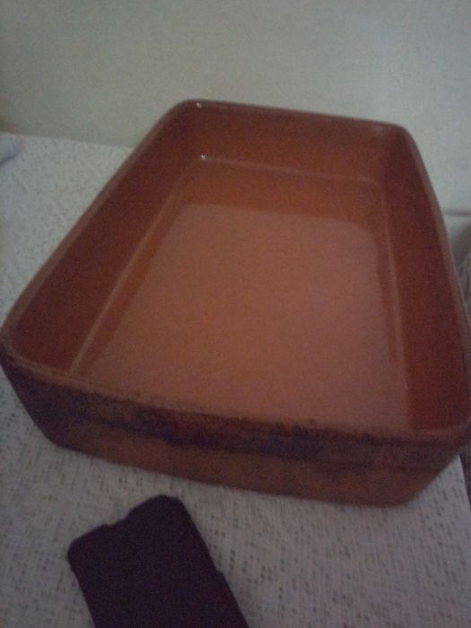 Assadeira em barro para assar,bom estado