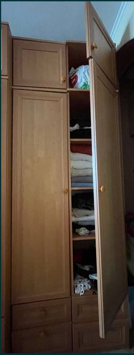 Дві шафи та сервант