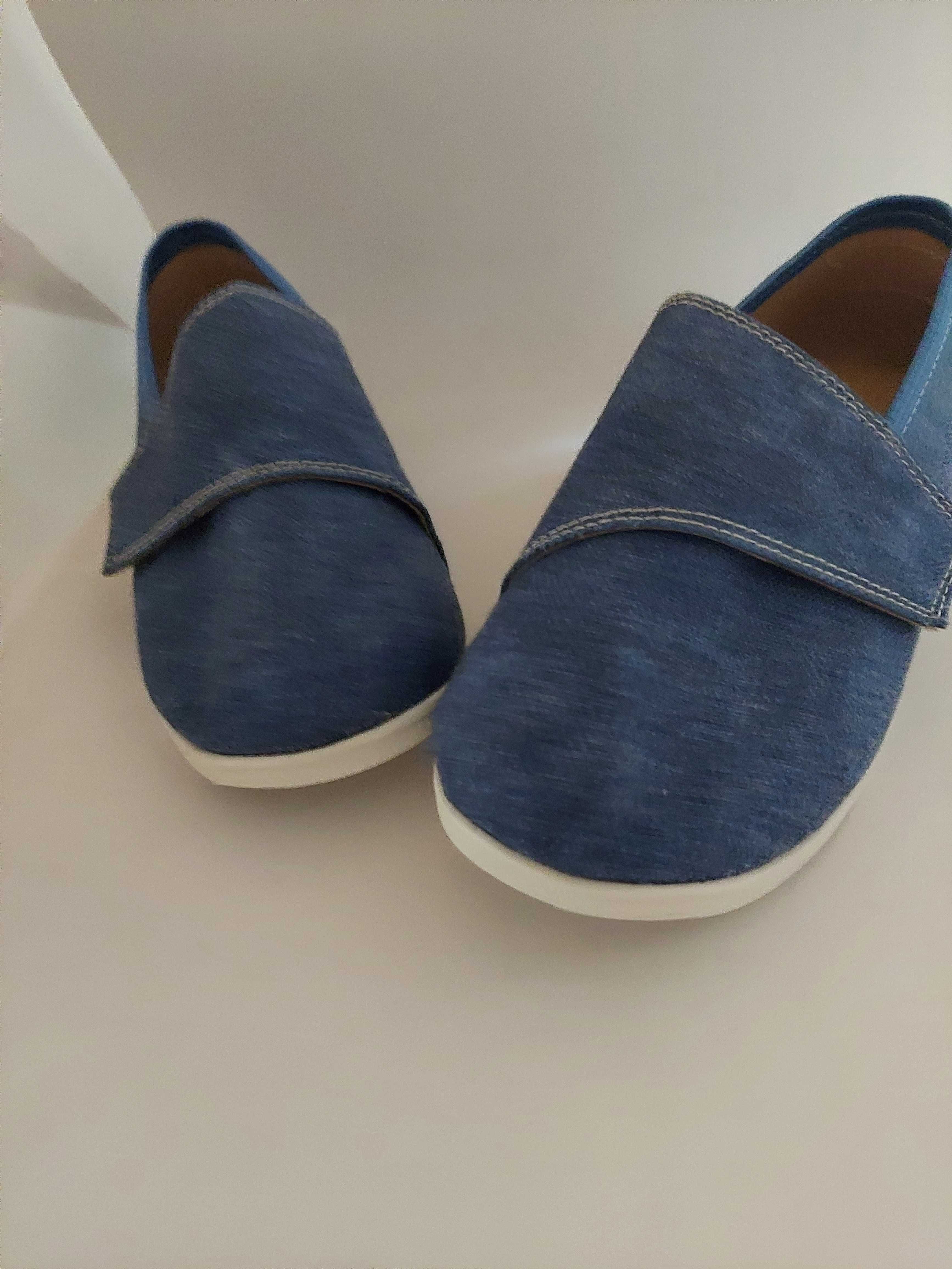 Buty dla dzieci na rzep Slippers Family Pacific rozmiar 35 oraz 36