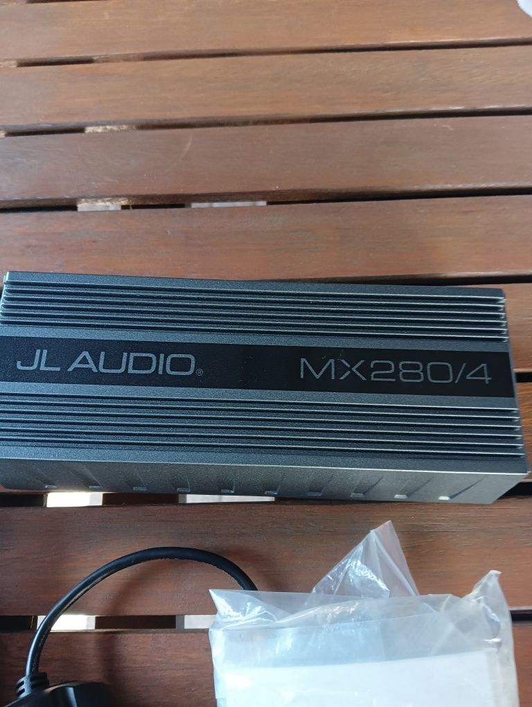 JL Audio Marine MediaMaster 105-HR MX 280/4  radio do łodzi