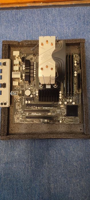Комплект Asrock 970M Pro 3 + AMD FX-8300 + 4x4 gb RAM (16gb) 1333 мГц