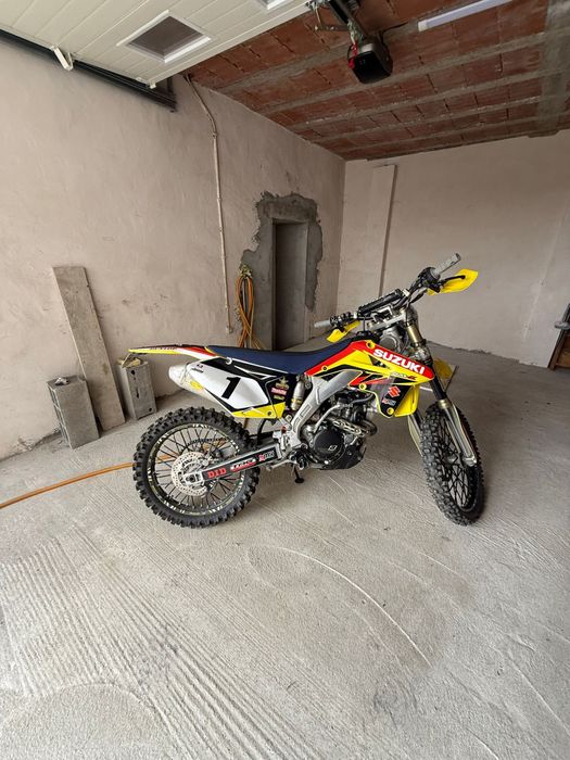 Suzuki RMZ 250 matriculada