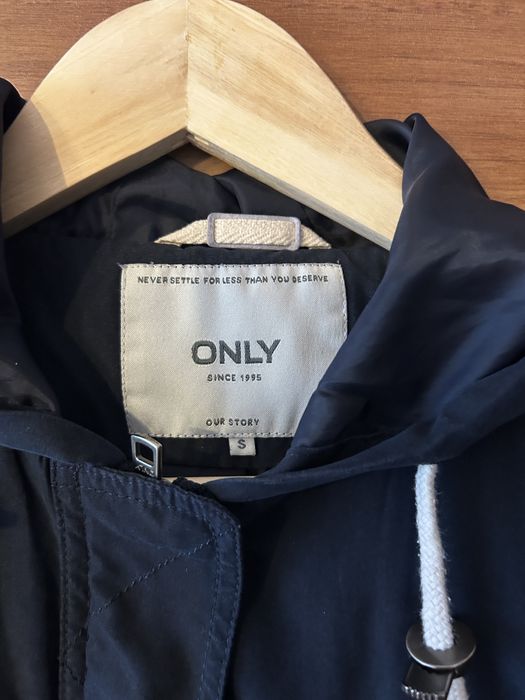 Kurtka wiatrówka damska