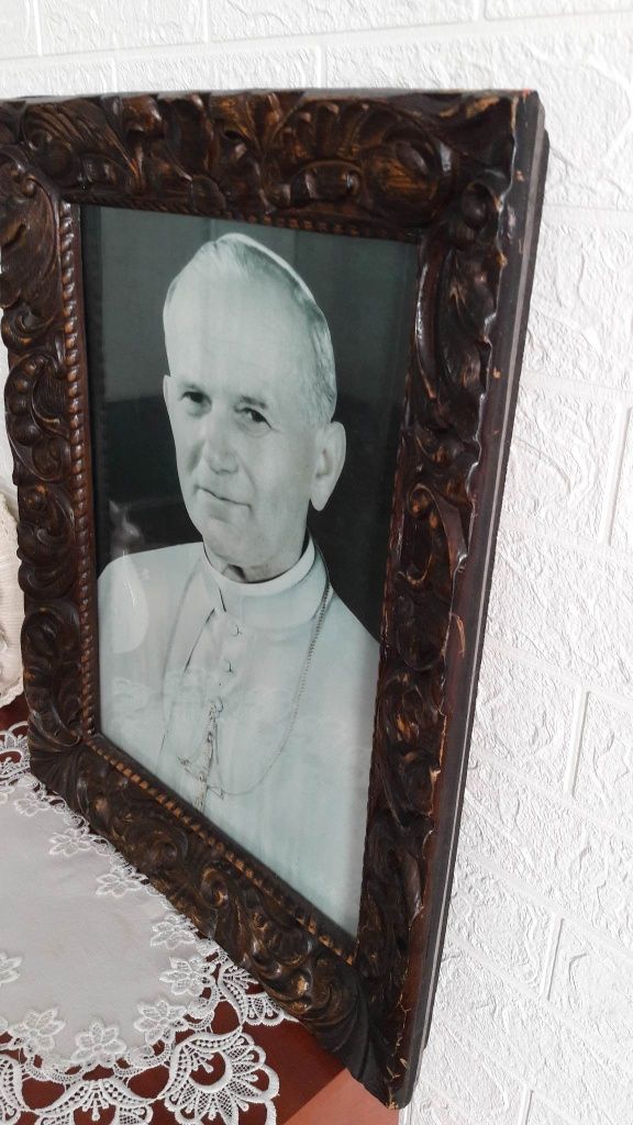 Zdjęcie papieża w ramie