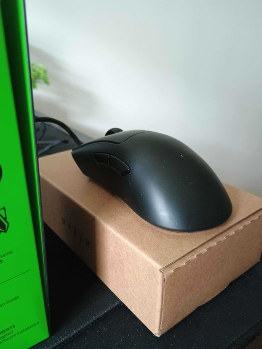 Myszka gamingowa razer deathadderV3 wired bardzo precyzyjna dla graczy
